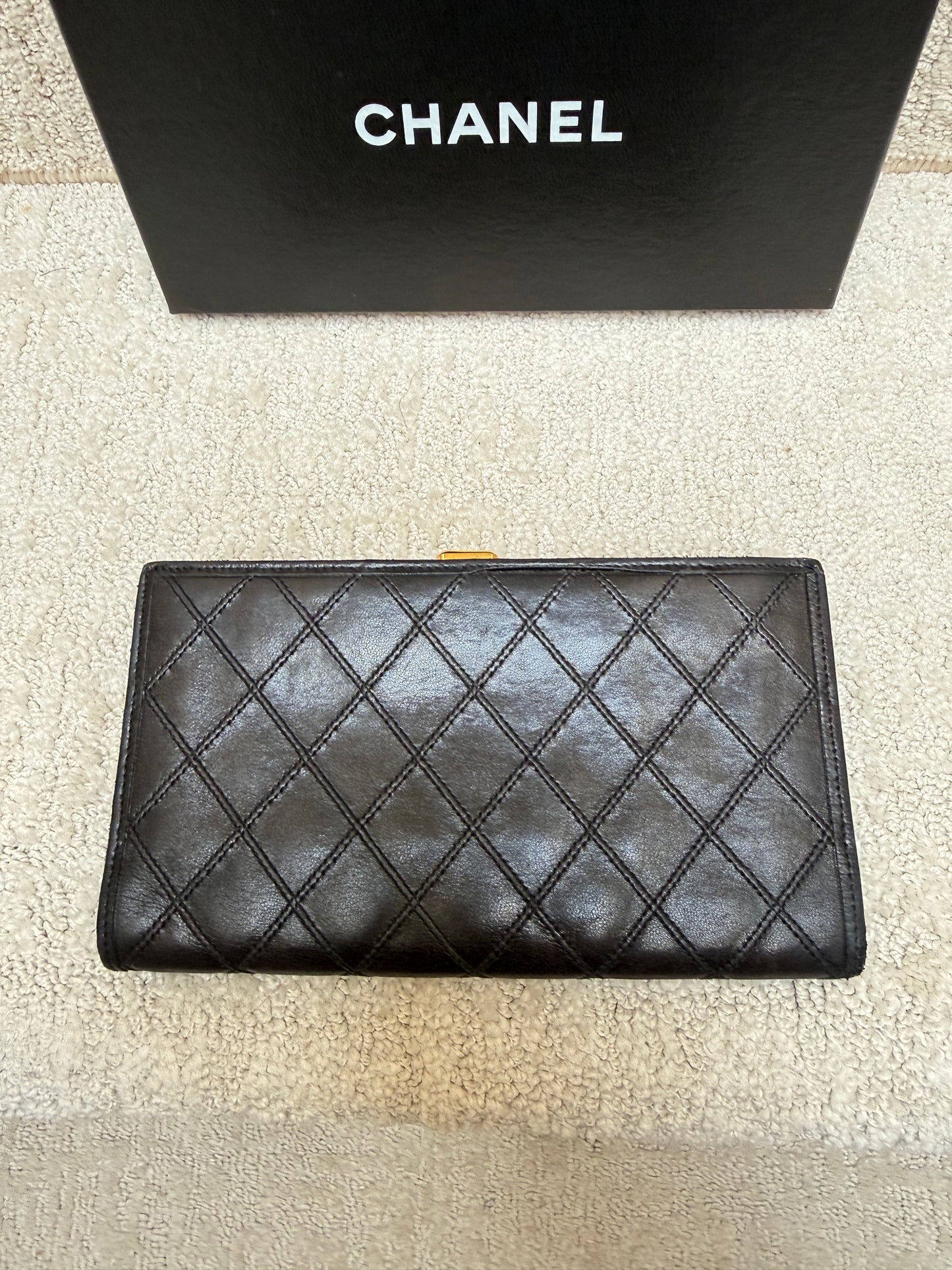 Chanel Kiss Lock Vintage Wallet in Black and Gold