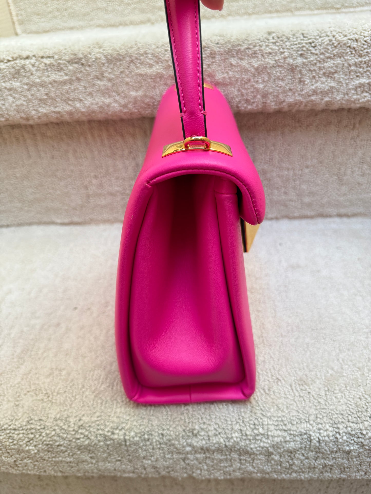 Valentino Garavani One Stud quilted leather shoulder bag in bright pink