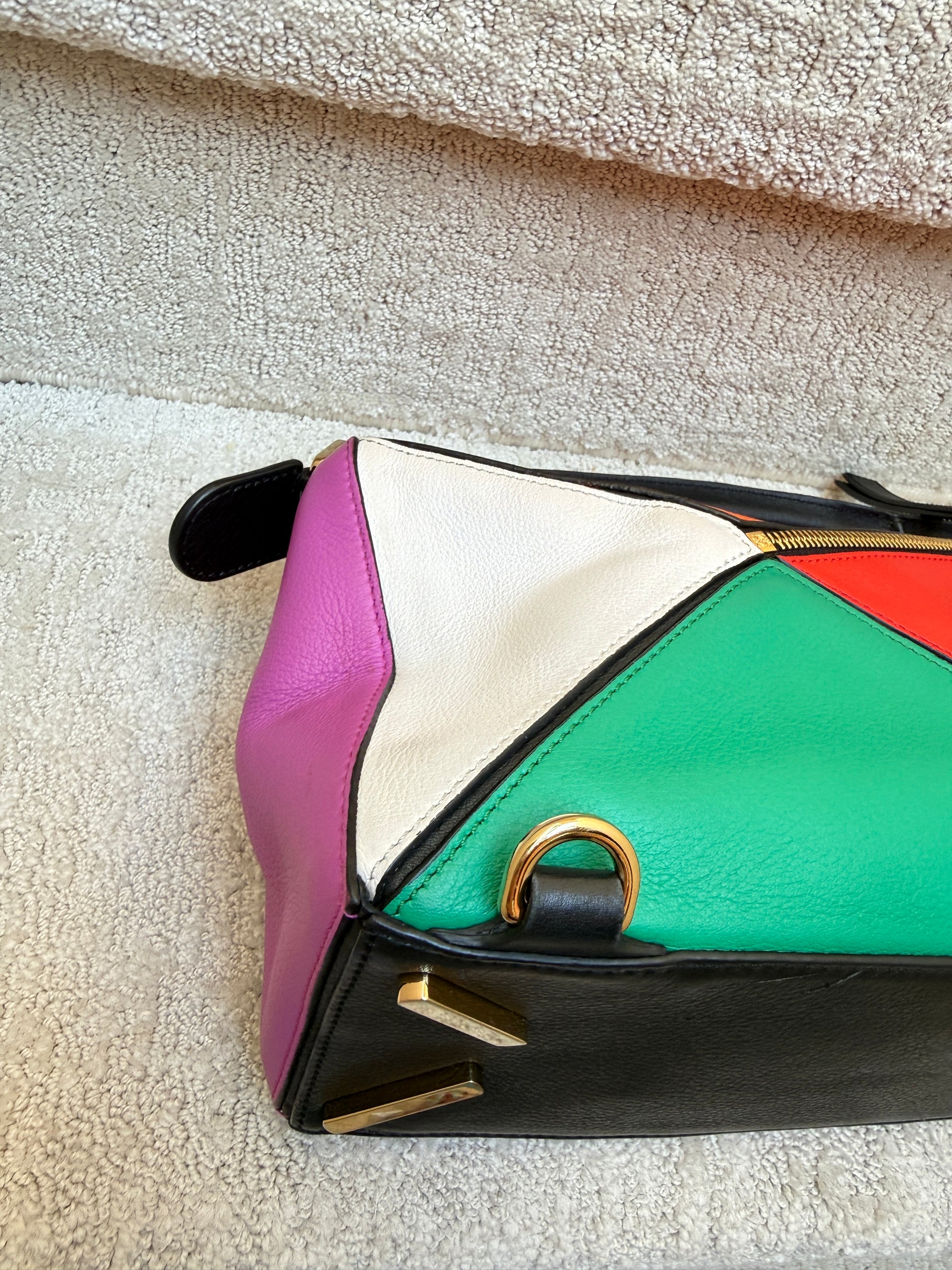 Loewe Multicolored handbag with geometric design with gold feet
