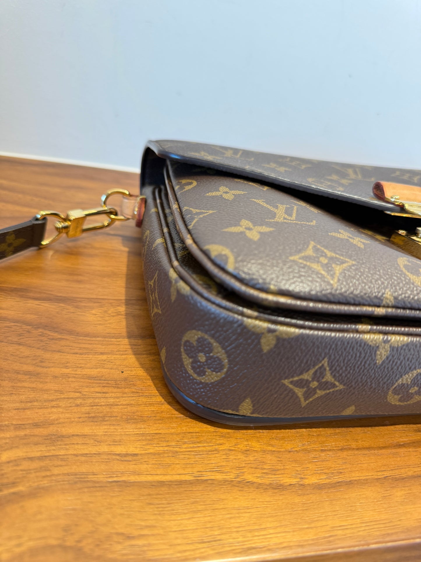 Louis Vuitton Monogram Pochette Metis 2