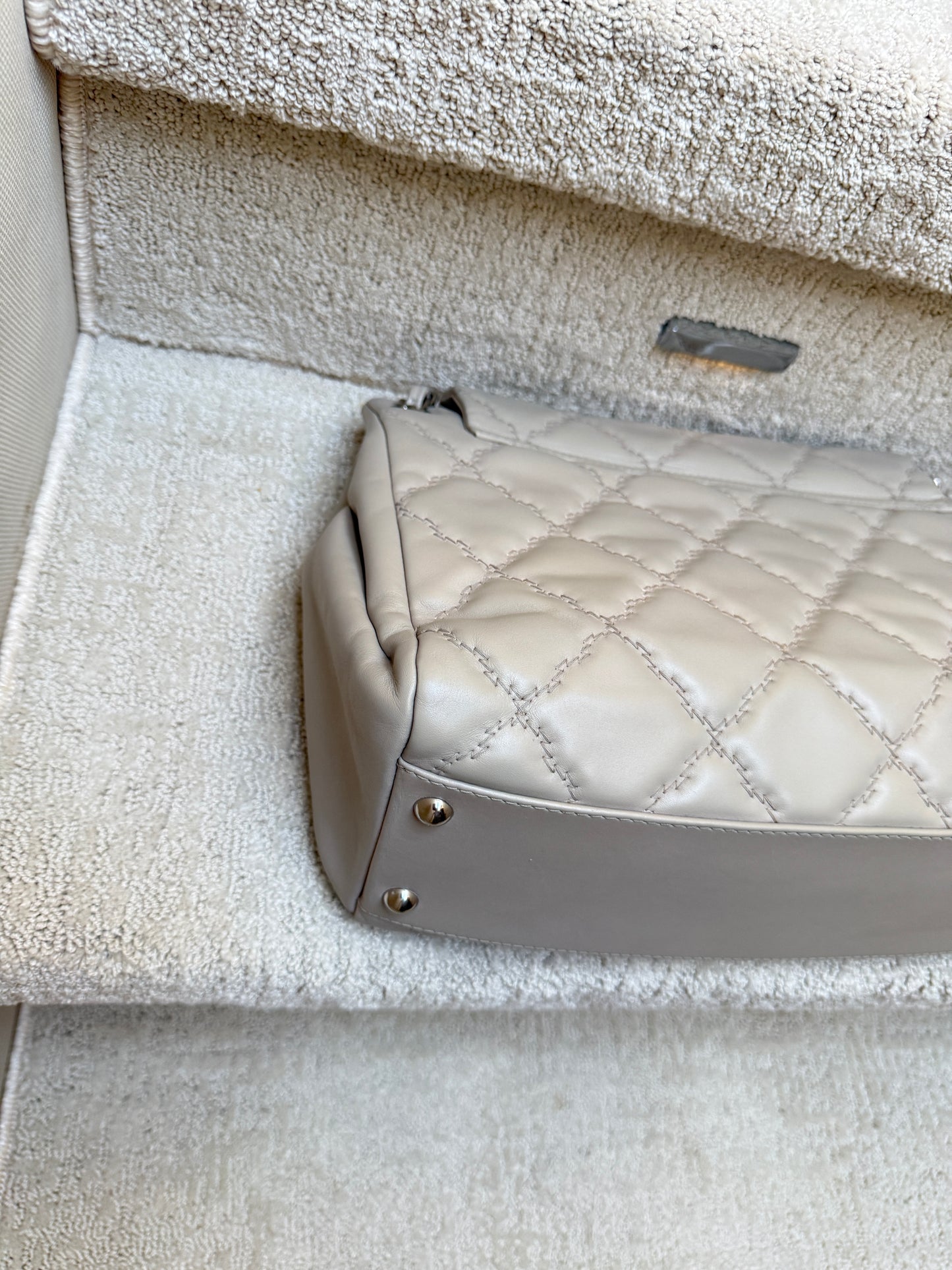 Pre-Owned Chanel Hampton Accordion Flap fourth corner view 