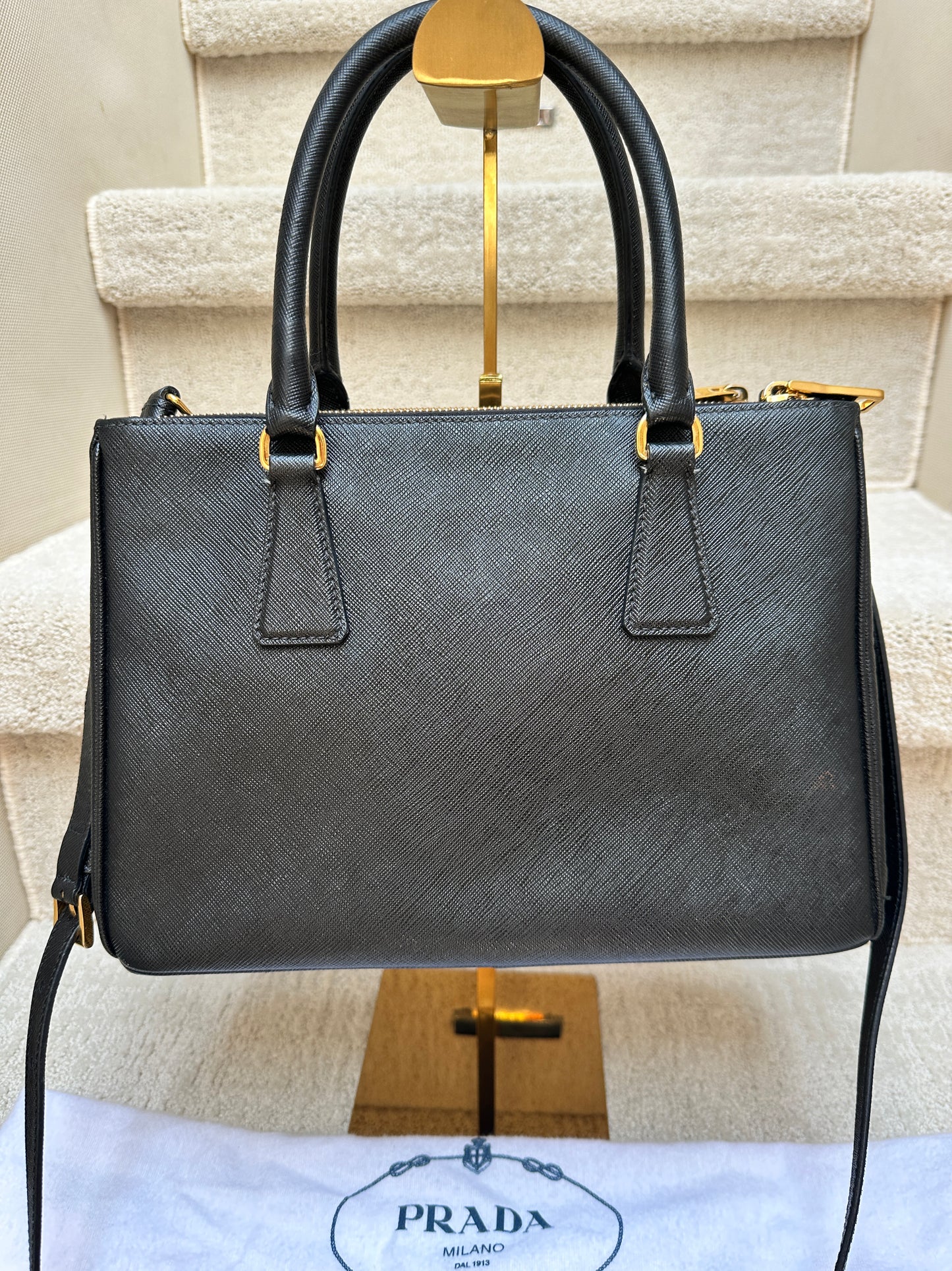 Saffiano Small Galleria Double Zip Tote Black