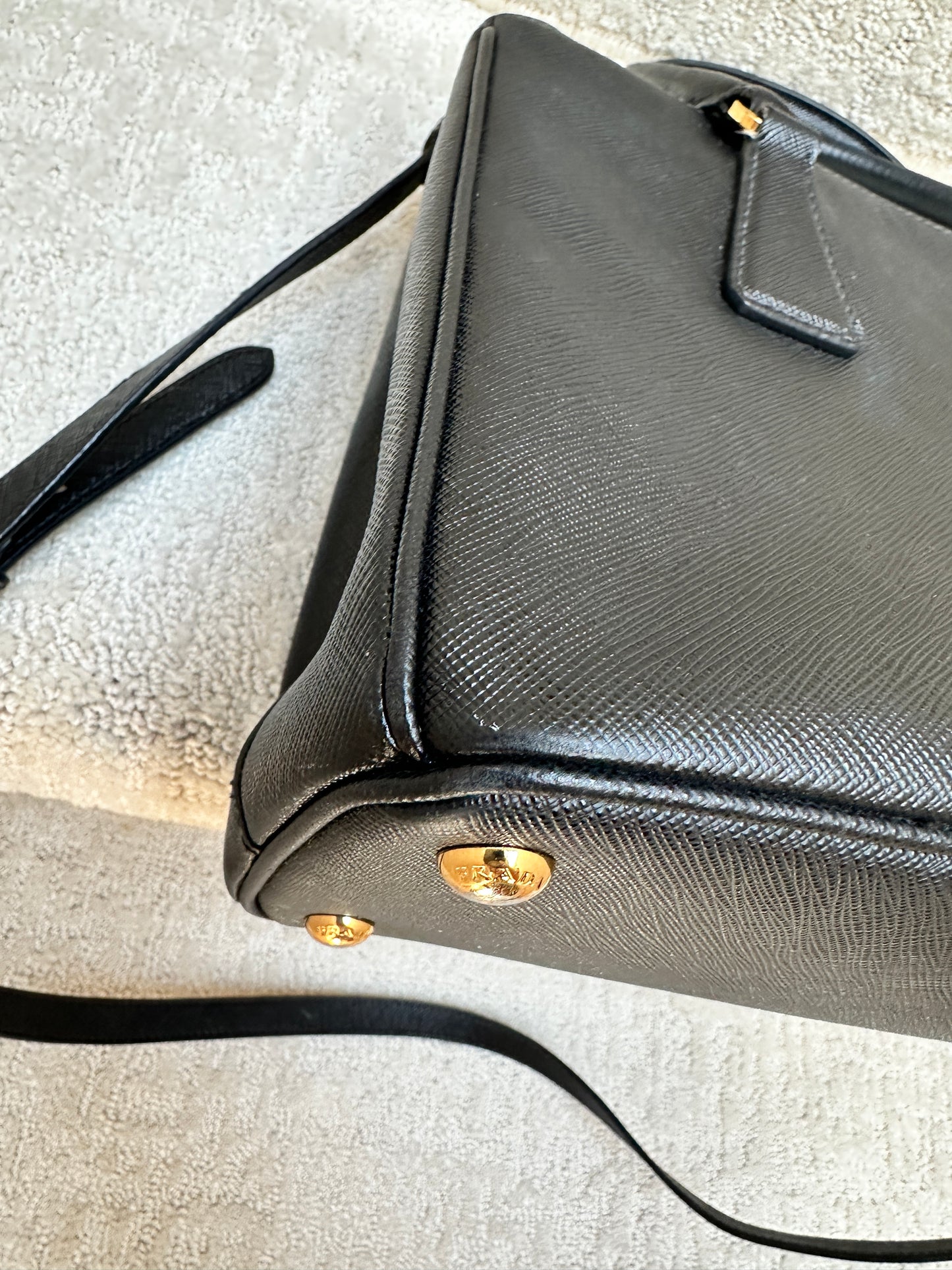 Saffiano Small Galleria Double Zip Tote Black