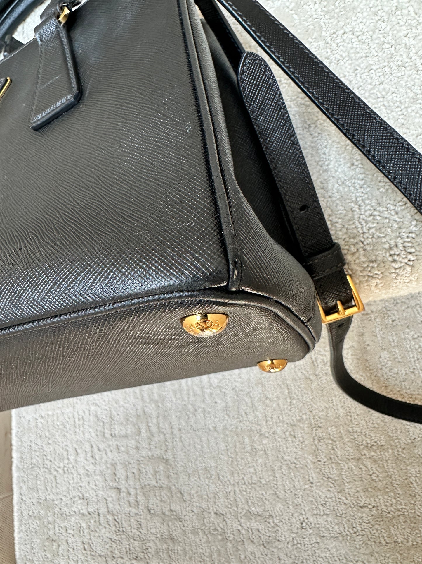 Saffiano Small Galleria Double Zip Tote Black