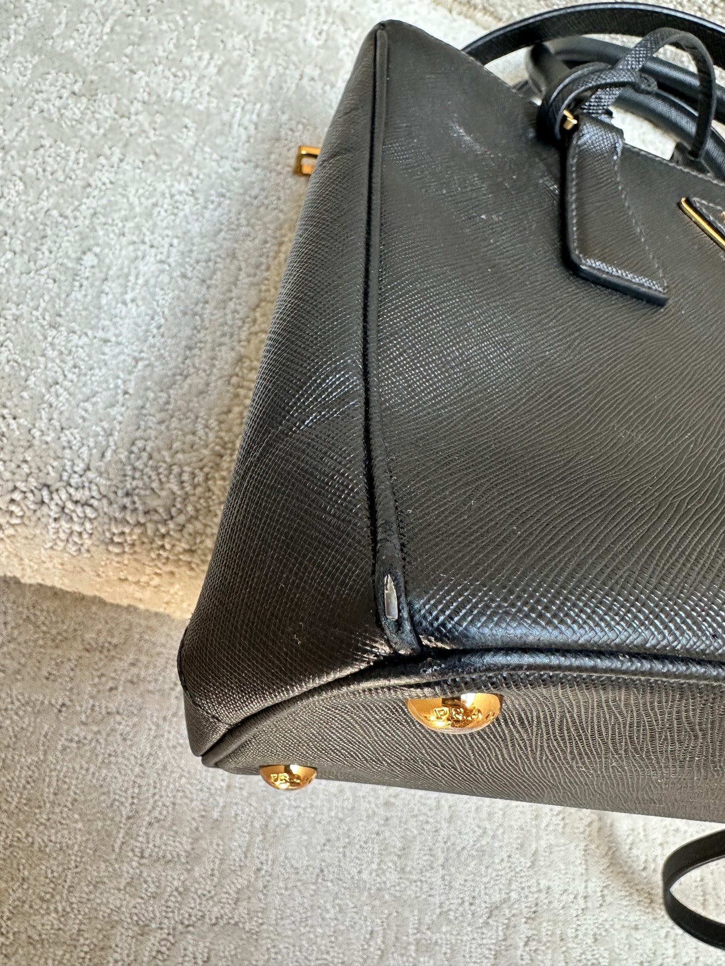 Saffiano Small Galleria Double Zip Tote Black
