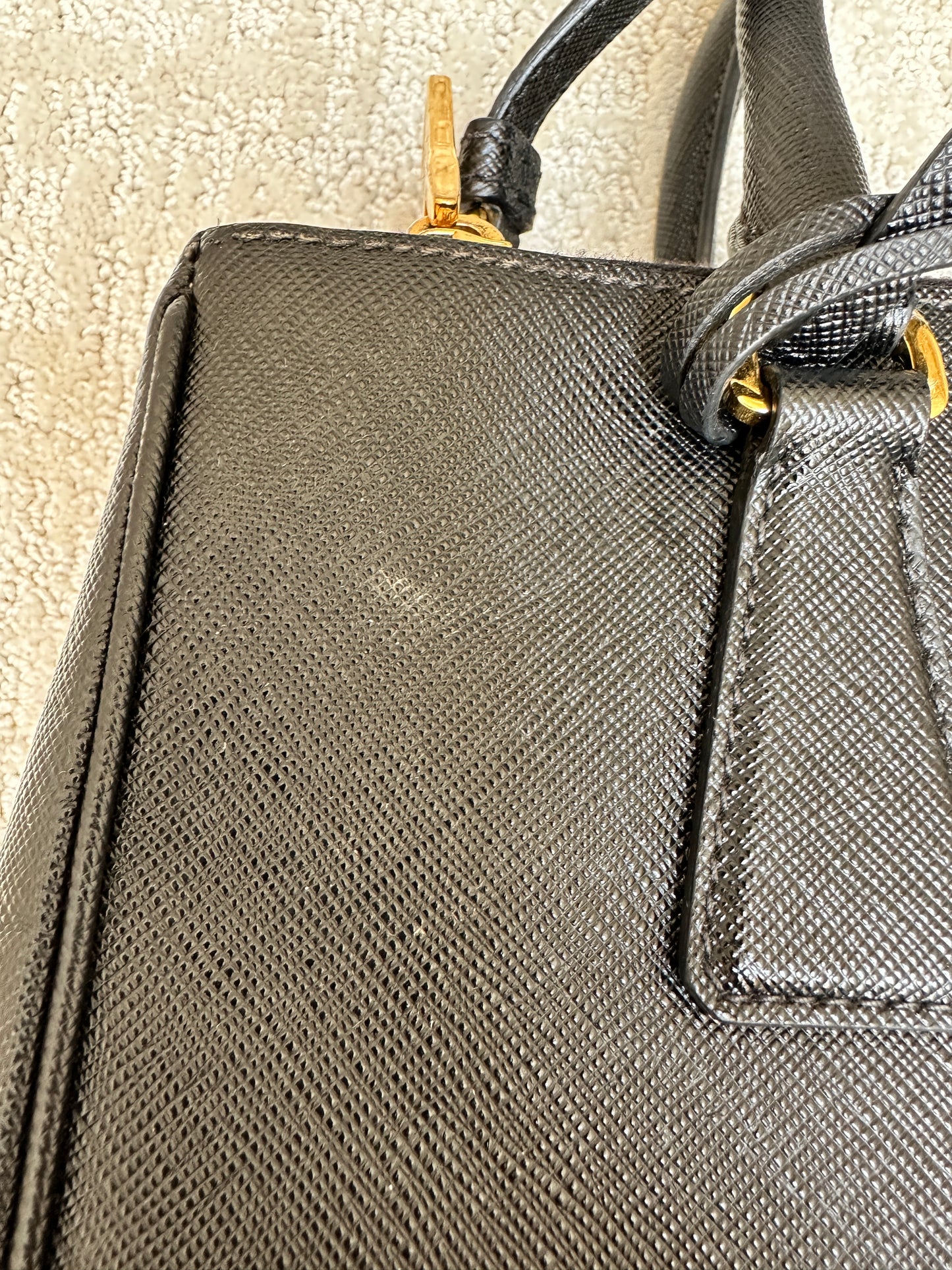 Saffiano Small Galleria Double Zip Tote Black
