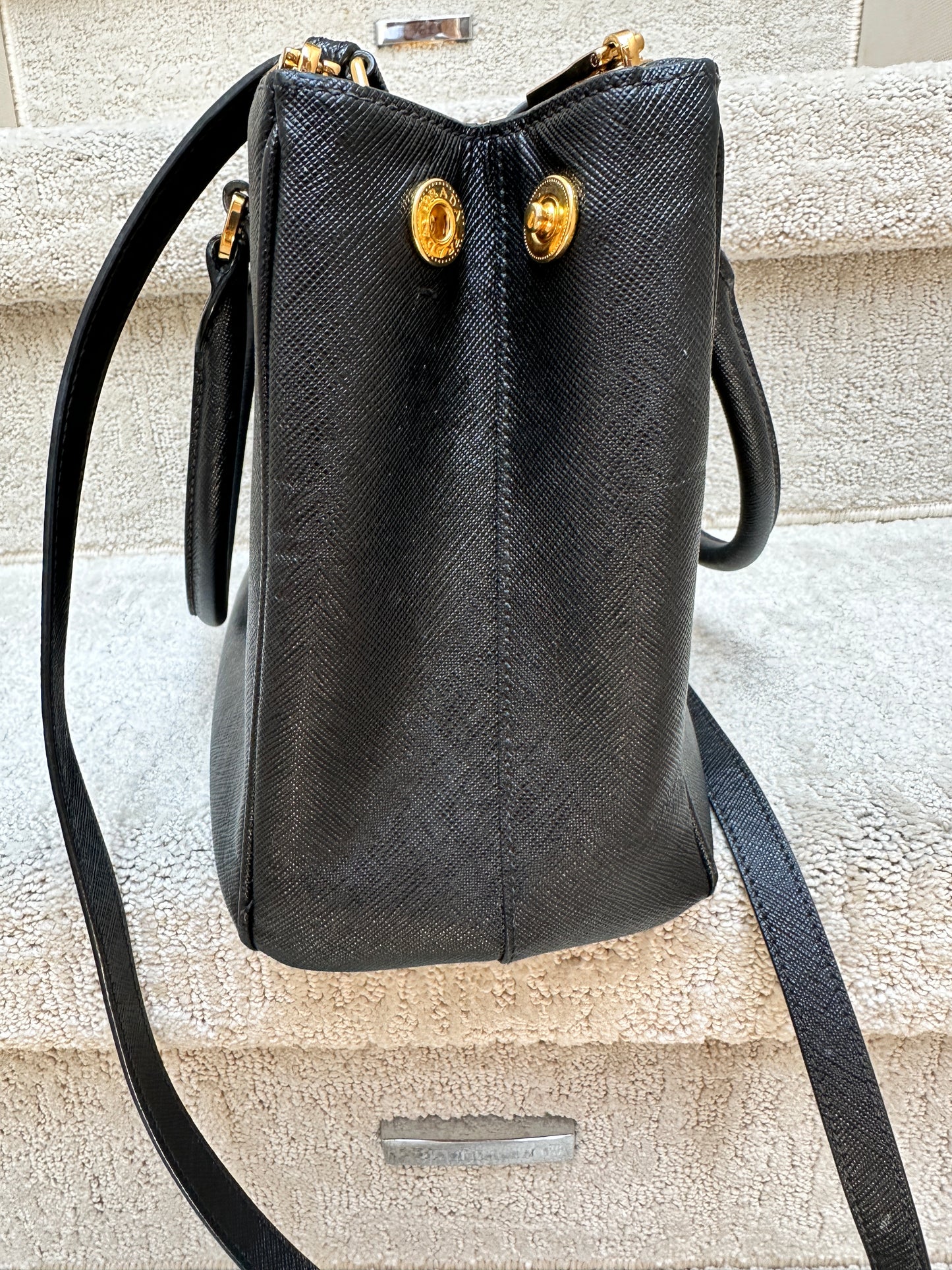 Saffiano Small Galleria Double Zip Tote Black