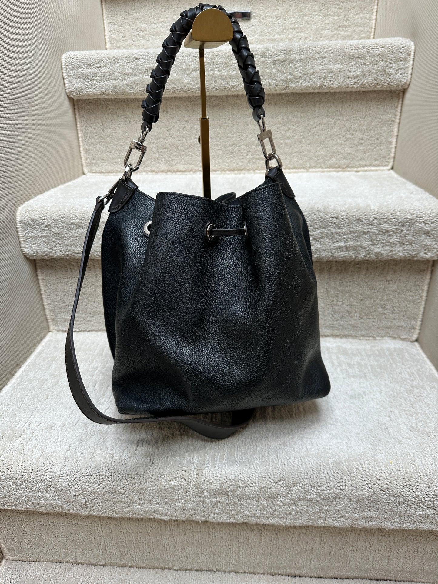 Louis Vuitton Muria Mahina in Noir