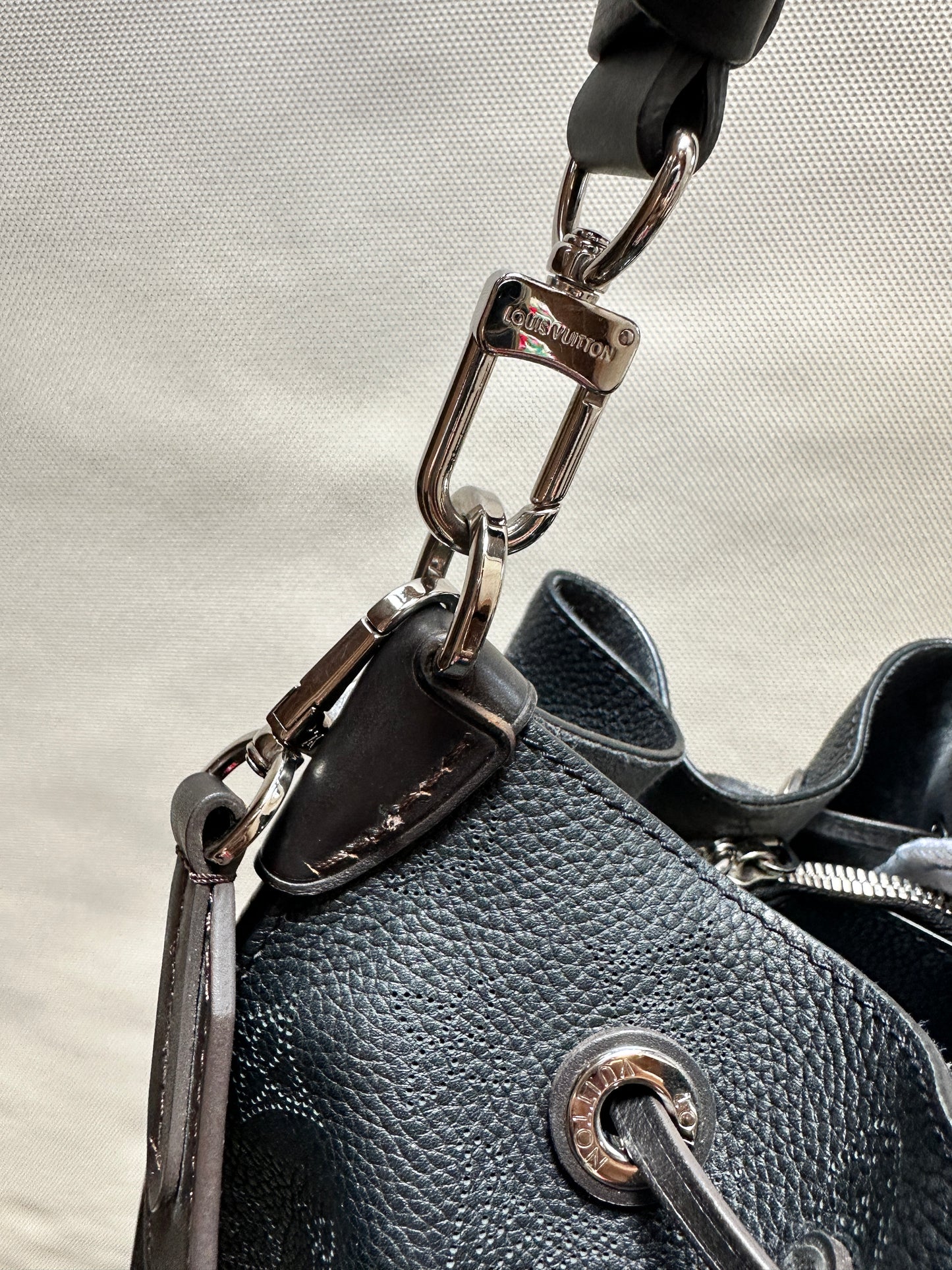 Louis Vuitton Muria Mahina in Noir