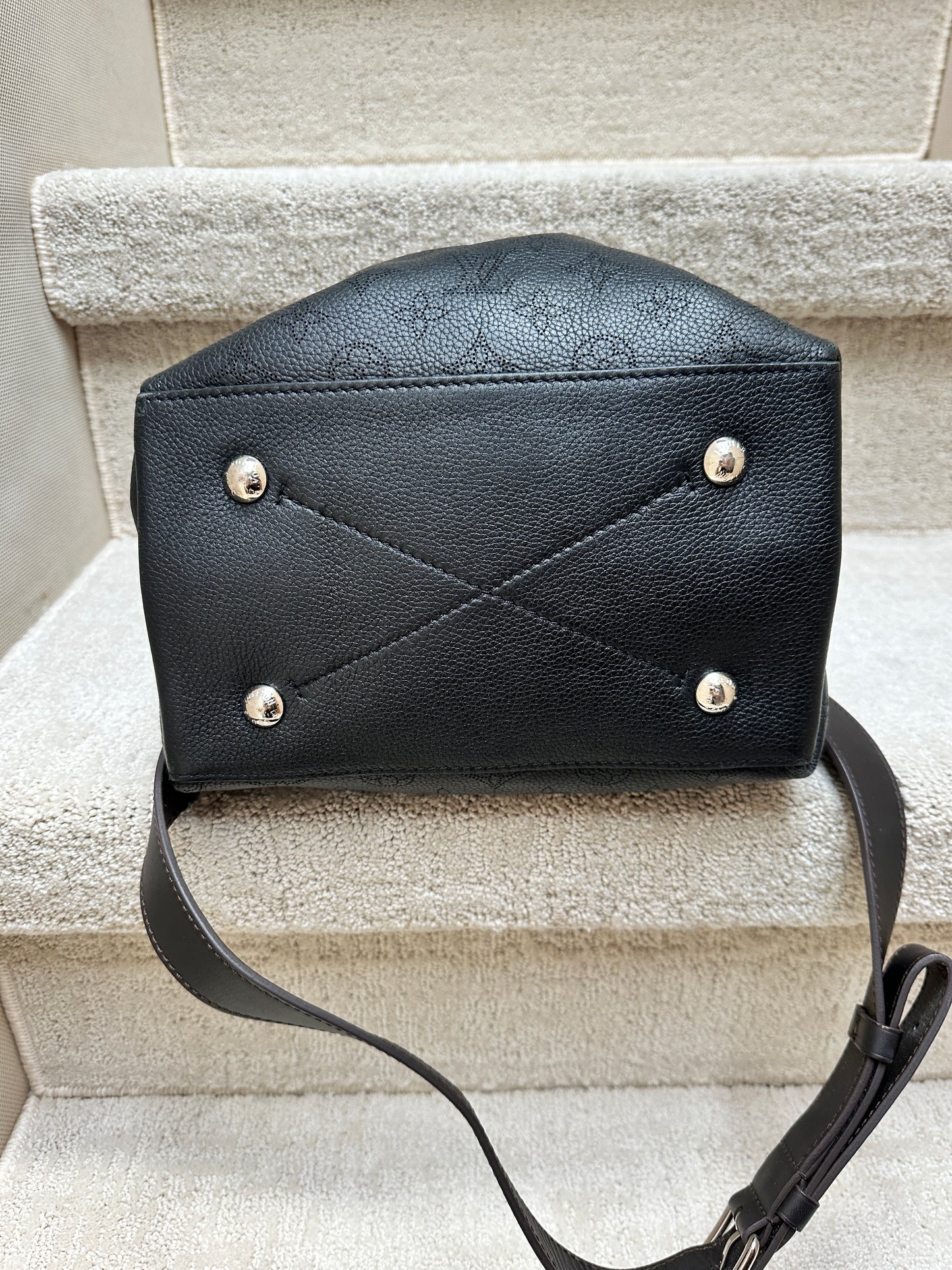 Louis Vuitton Muria Mahina in Noir