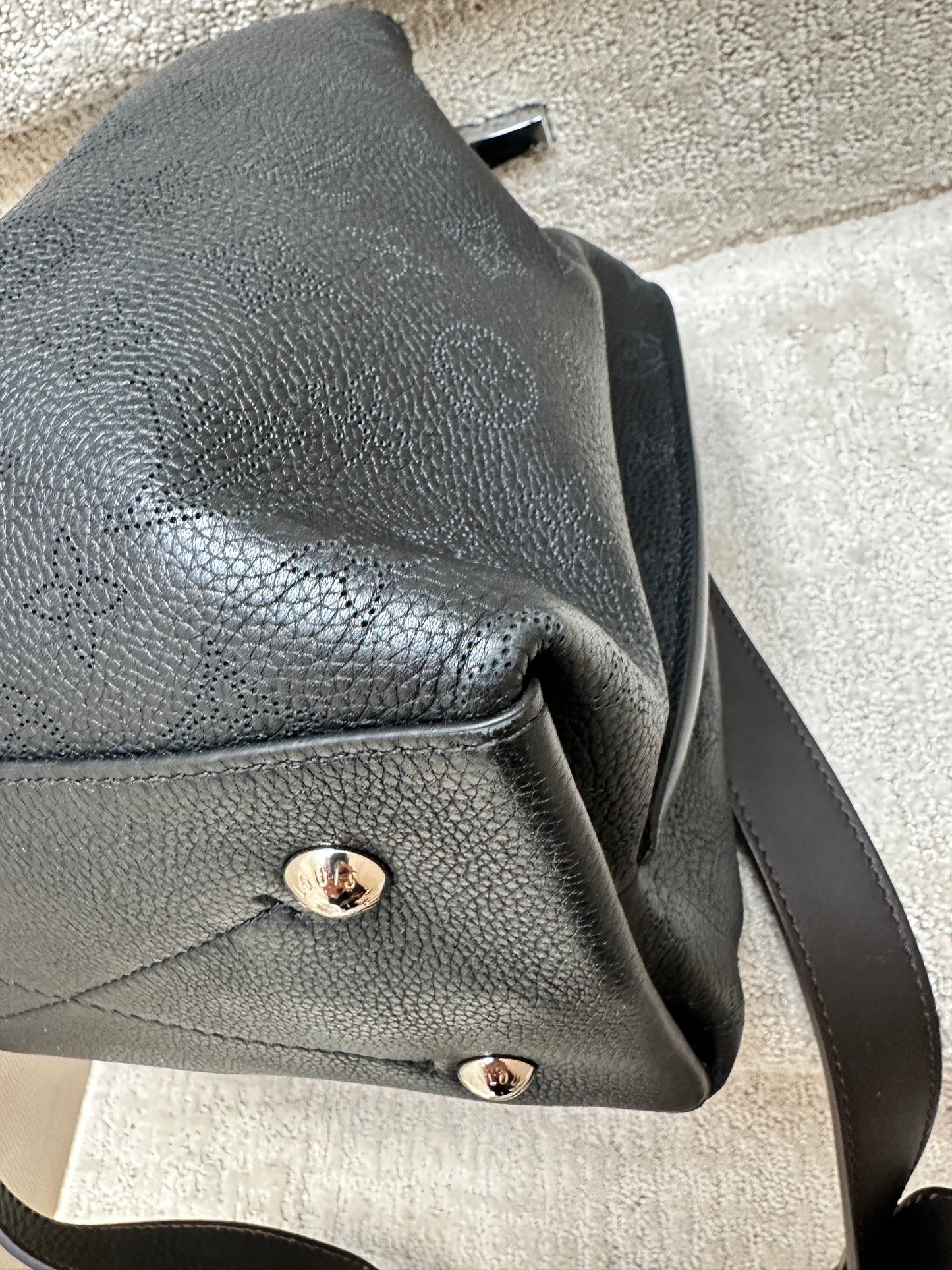 Louis Vuitton Muria Mahina in Noir