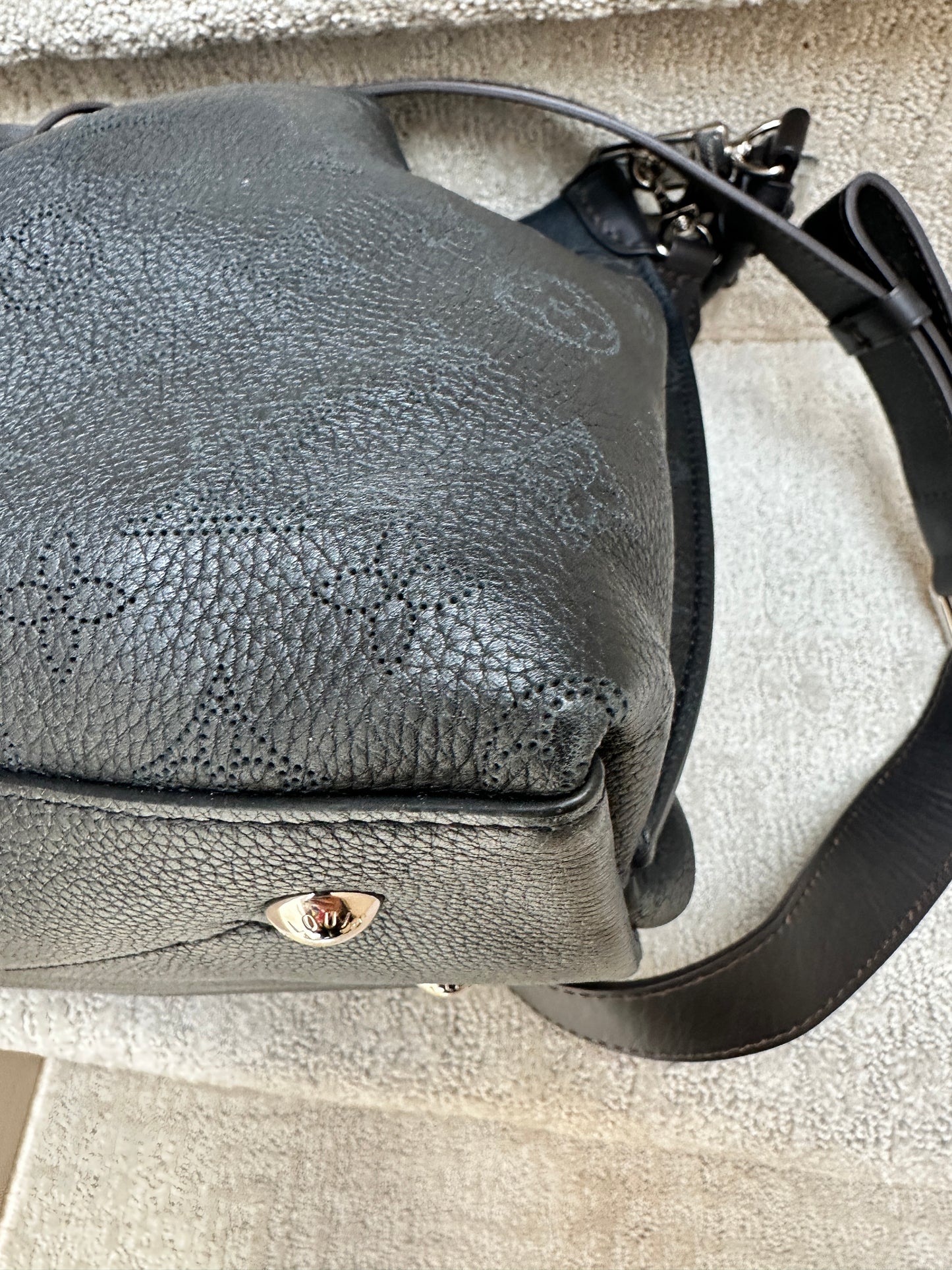 Louis Vuitton Muria Mahina in Noir
