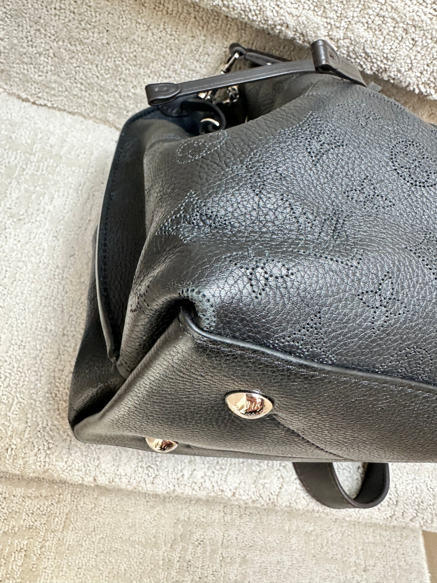 Louis Vuitton Muria Mahina in Noir
