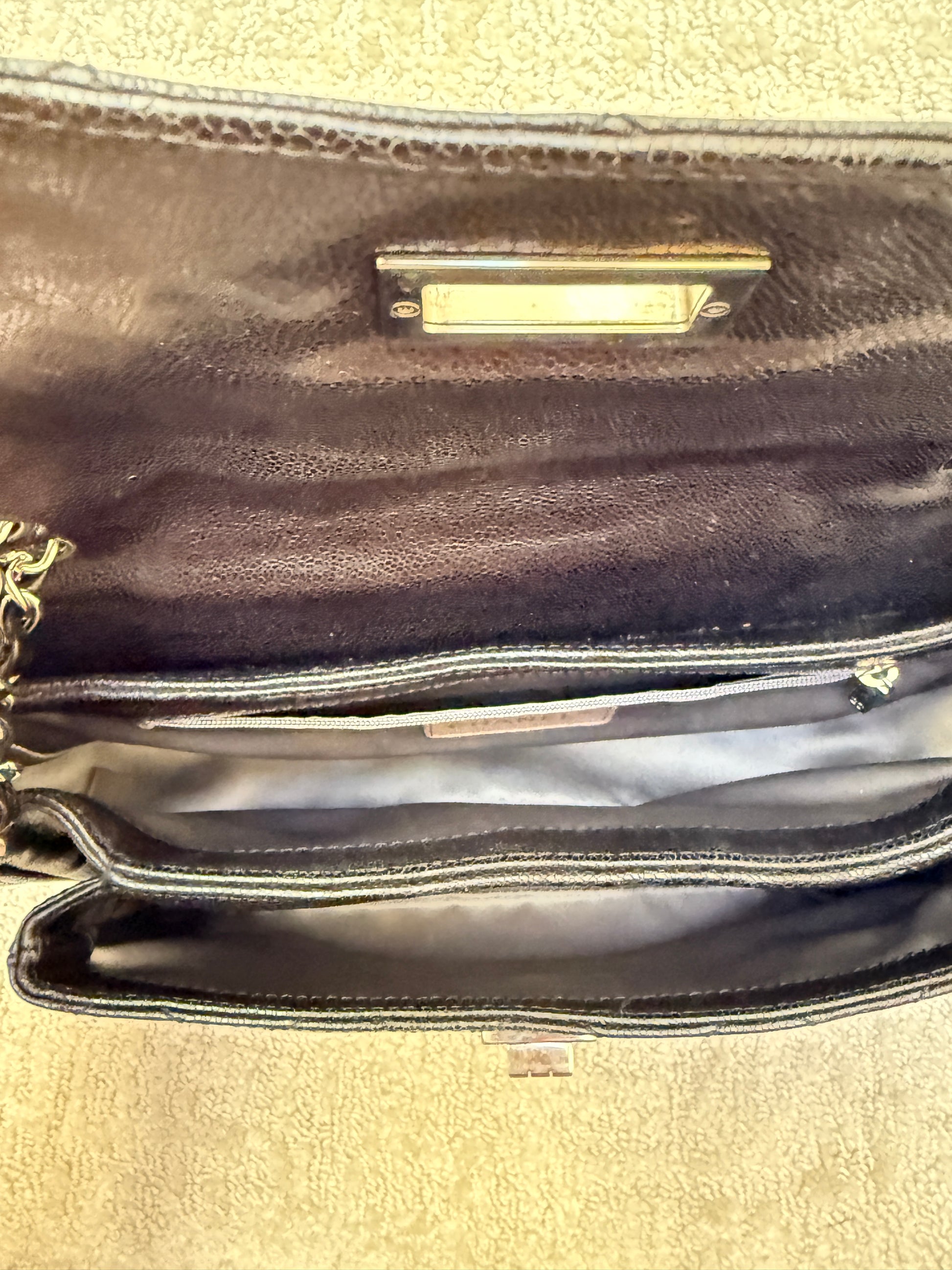 Chanel 2.5r reissue calfskin flap in Black calfskin interior view
