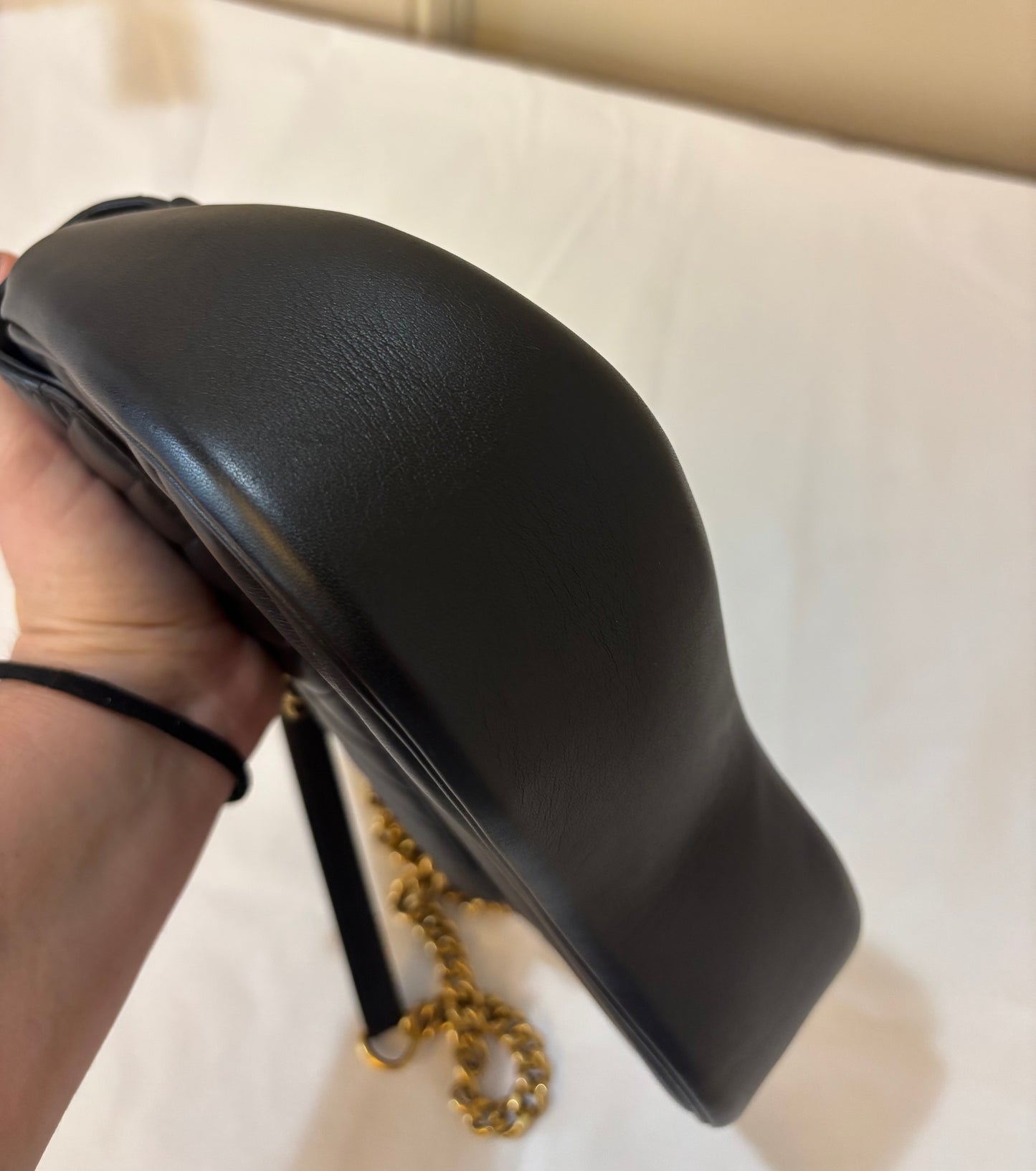Sac à bandoulière Louis Vuitton New Wave Chain MM en cuir de veau noir d'occasion