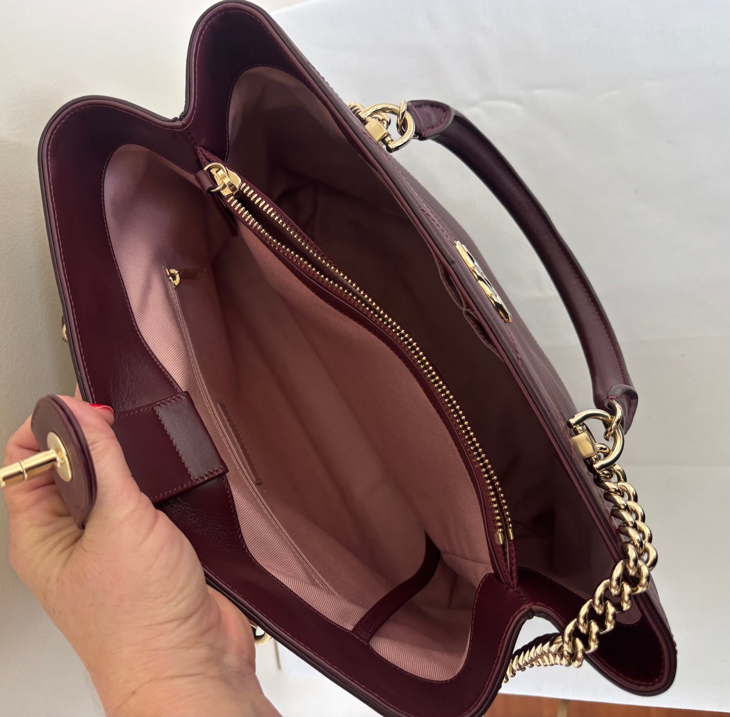 Chanel Chevron Shoulder Tote in Burgundy Chevon Pre-Owned