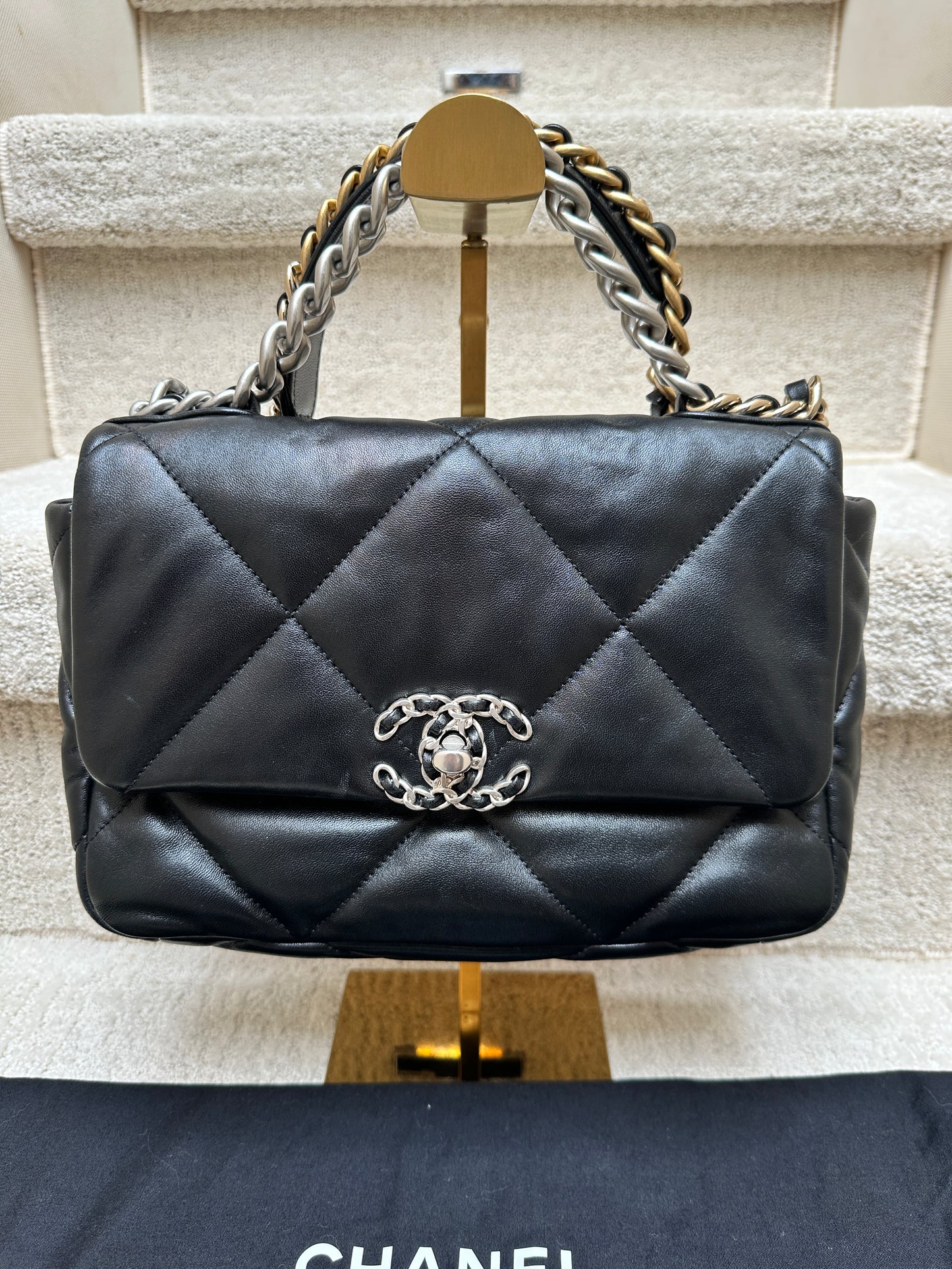 used-designer handbag-purse-authentic-consignment-preowned-preloved