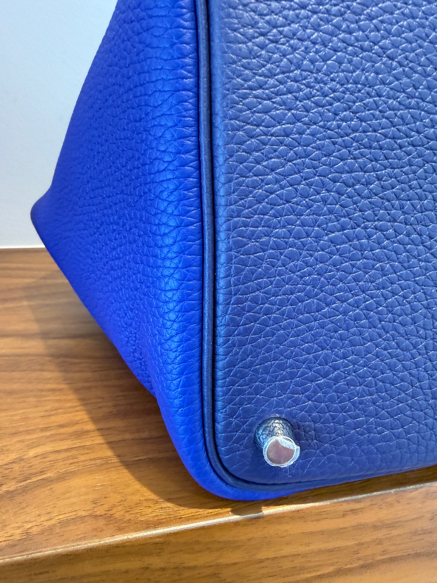 Hermes picotin 18 royal blue two tone foot with stickers close up