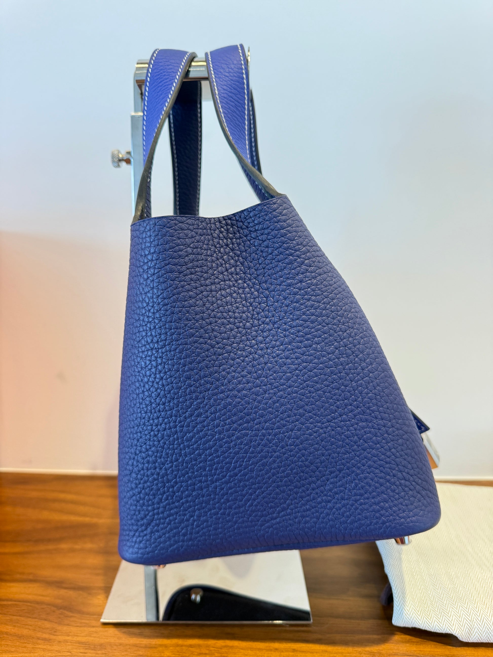 hermes picotin 18 consignment side photo