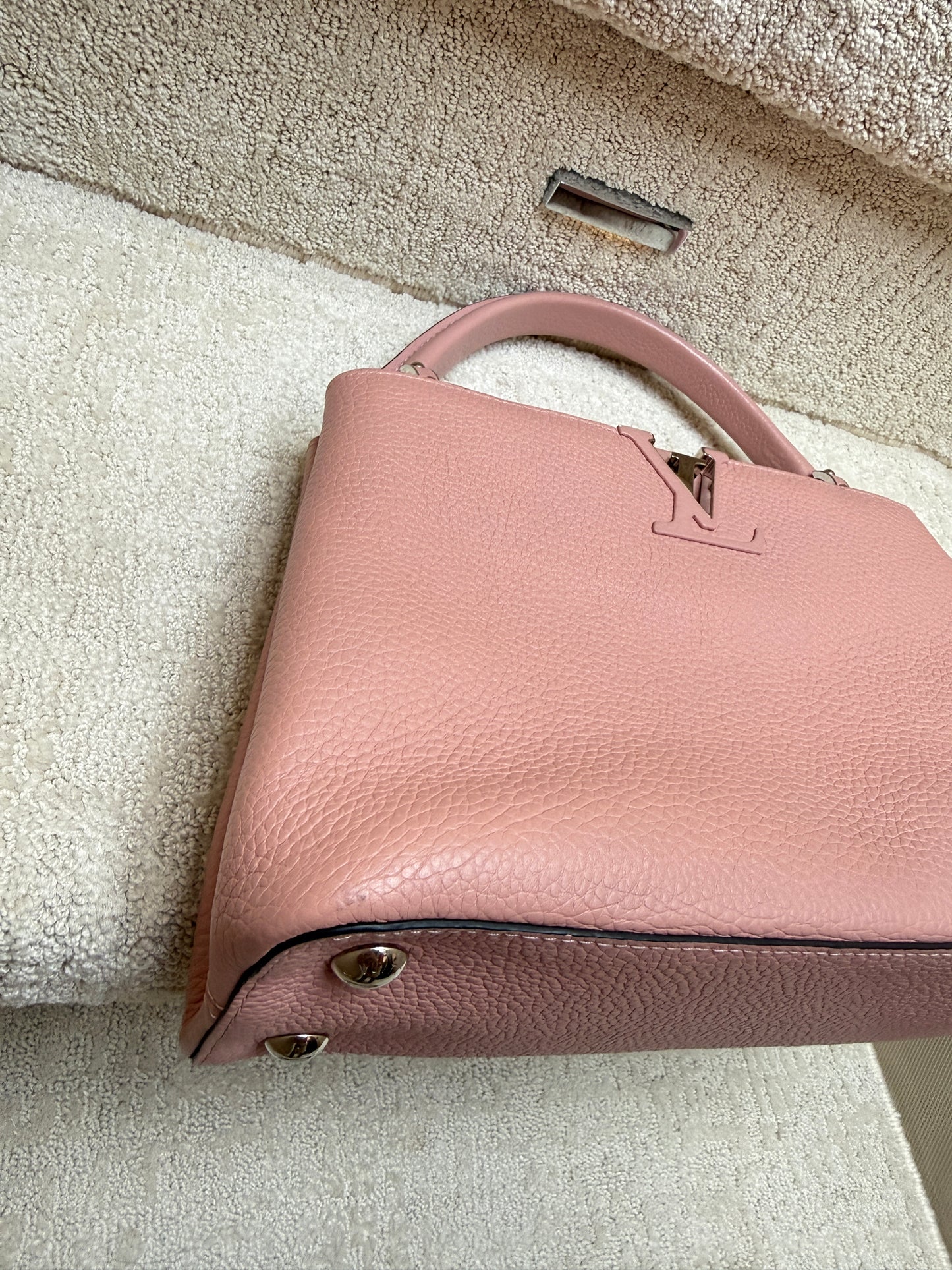 Louis vuitton capucines pink view of fourth corner