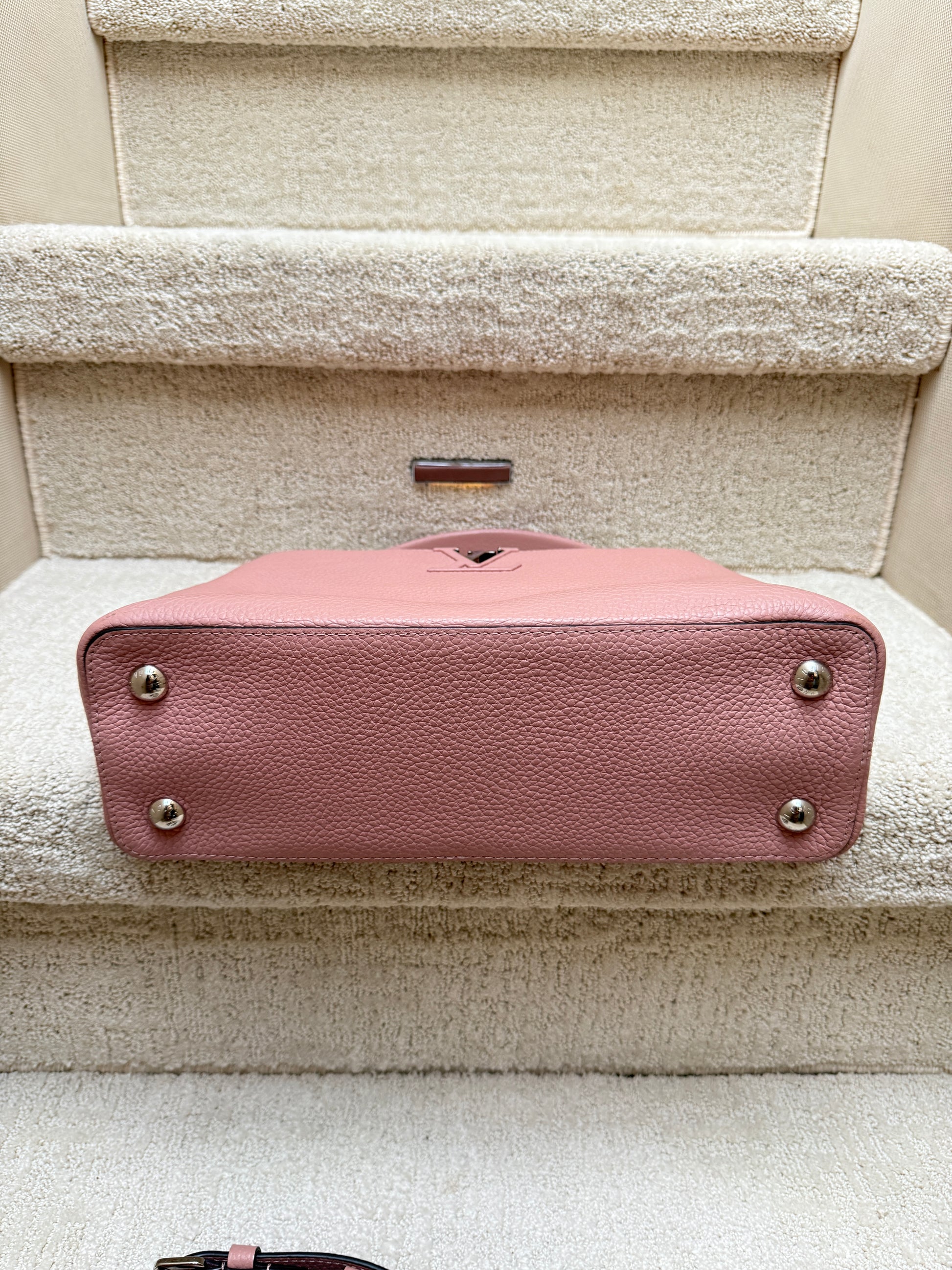 Louis vuitton capucines blush view of bottom of bag with silver feet