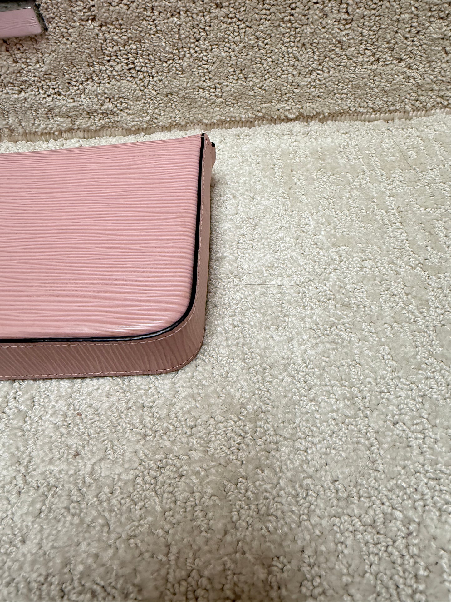 Louis Vuitton Felicie Pochette in Rose Ballerine Epi Leather