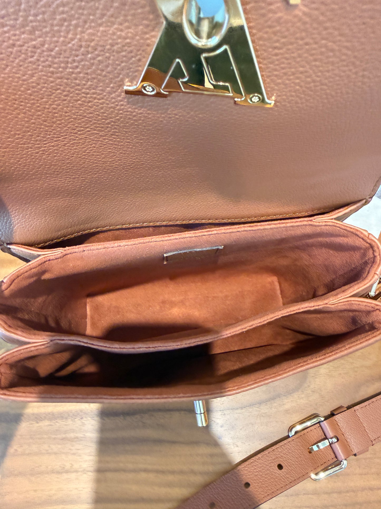 Louis Vuitton Lockme Oxford Cognac Pre-Owned