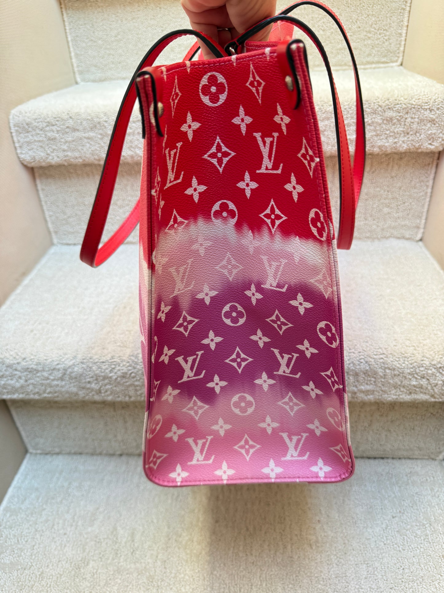 louis vuitton onthego side view of excellent handbag tote for sale purseonalshopper