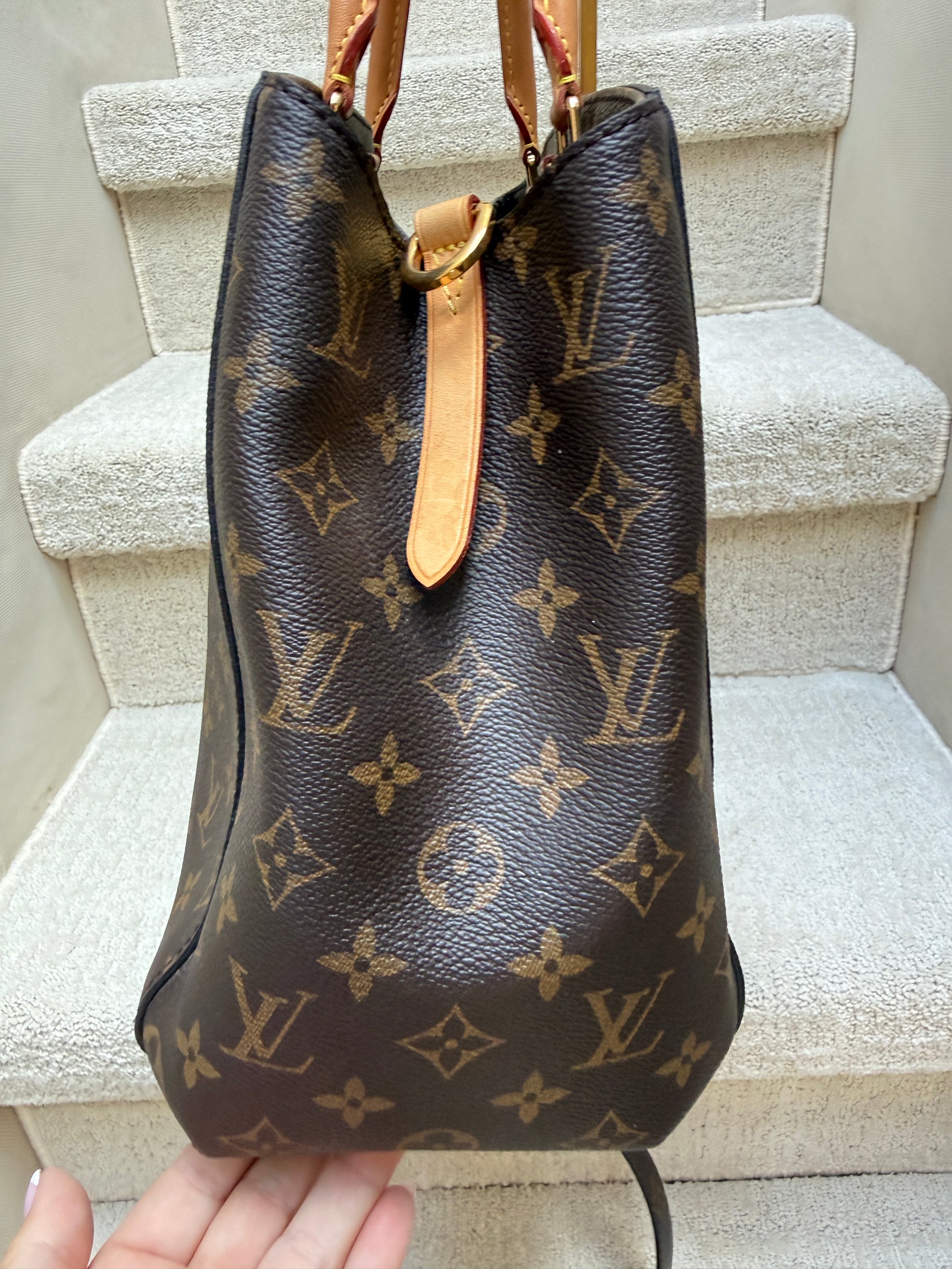 Louis Vuitton Montaigne GM Monogram canvas side profile