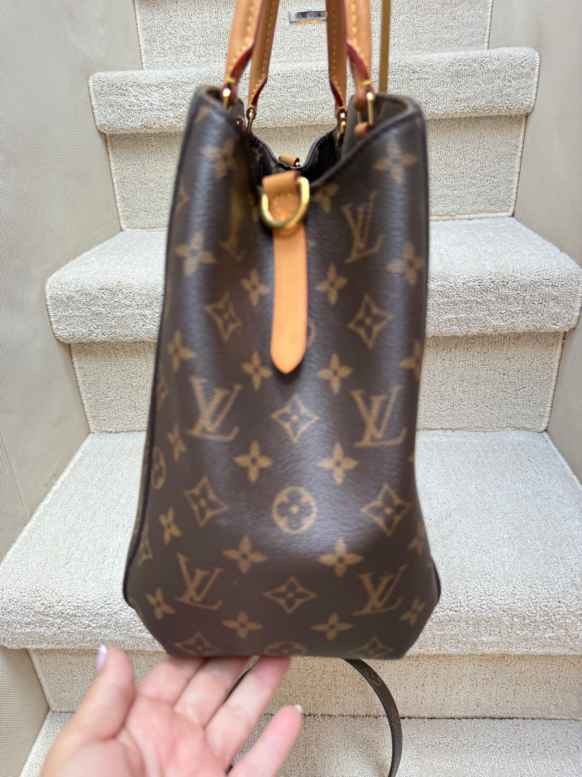 Louis Vuitton Montaigne GM Monogram canvas side profile