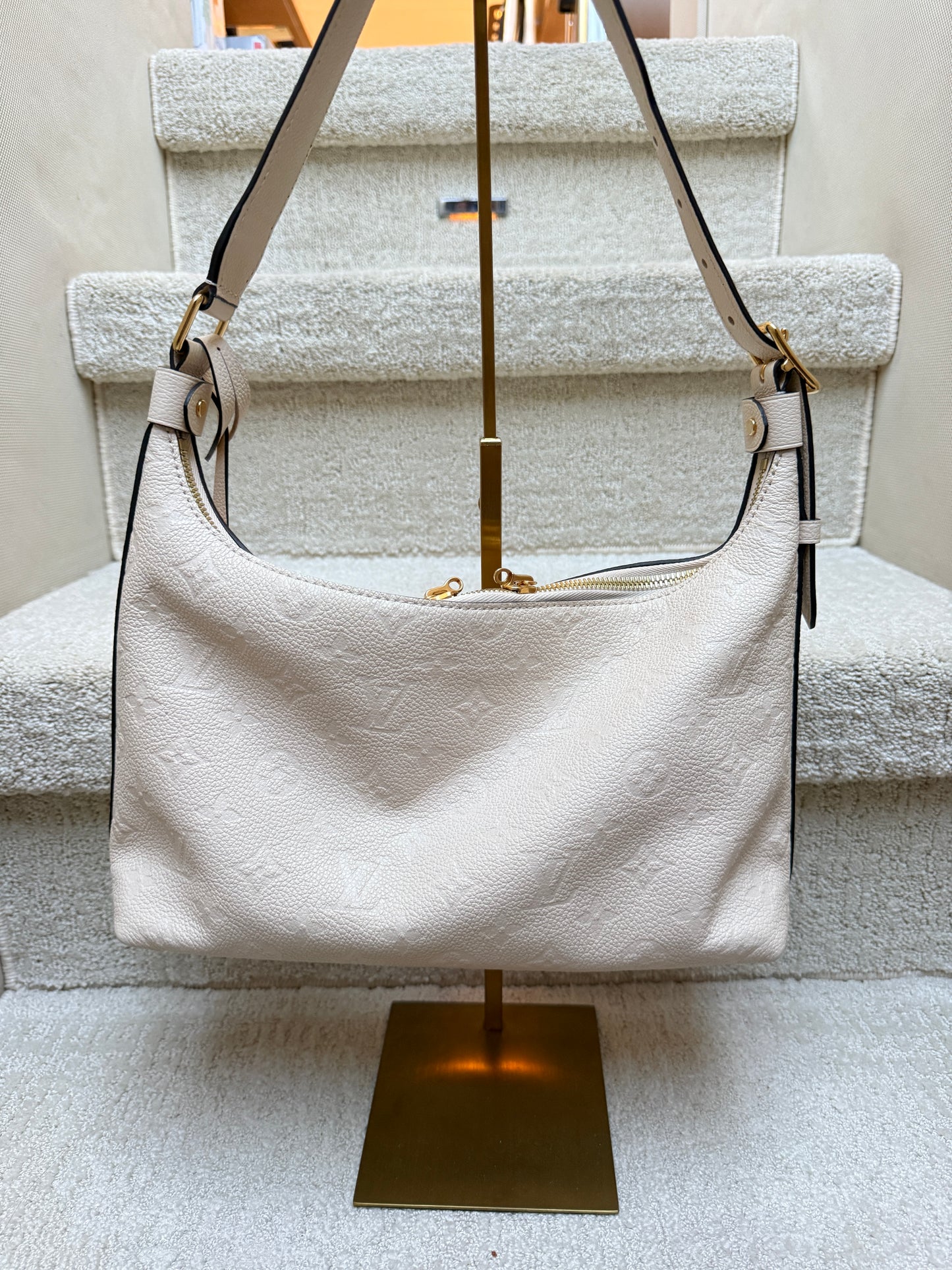 Louis Vuitton Cream sports sac view of back of handbag