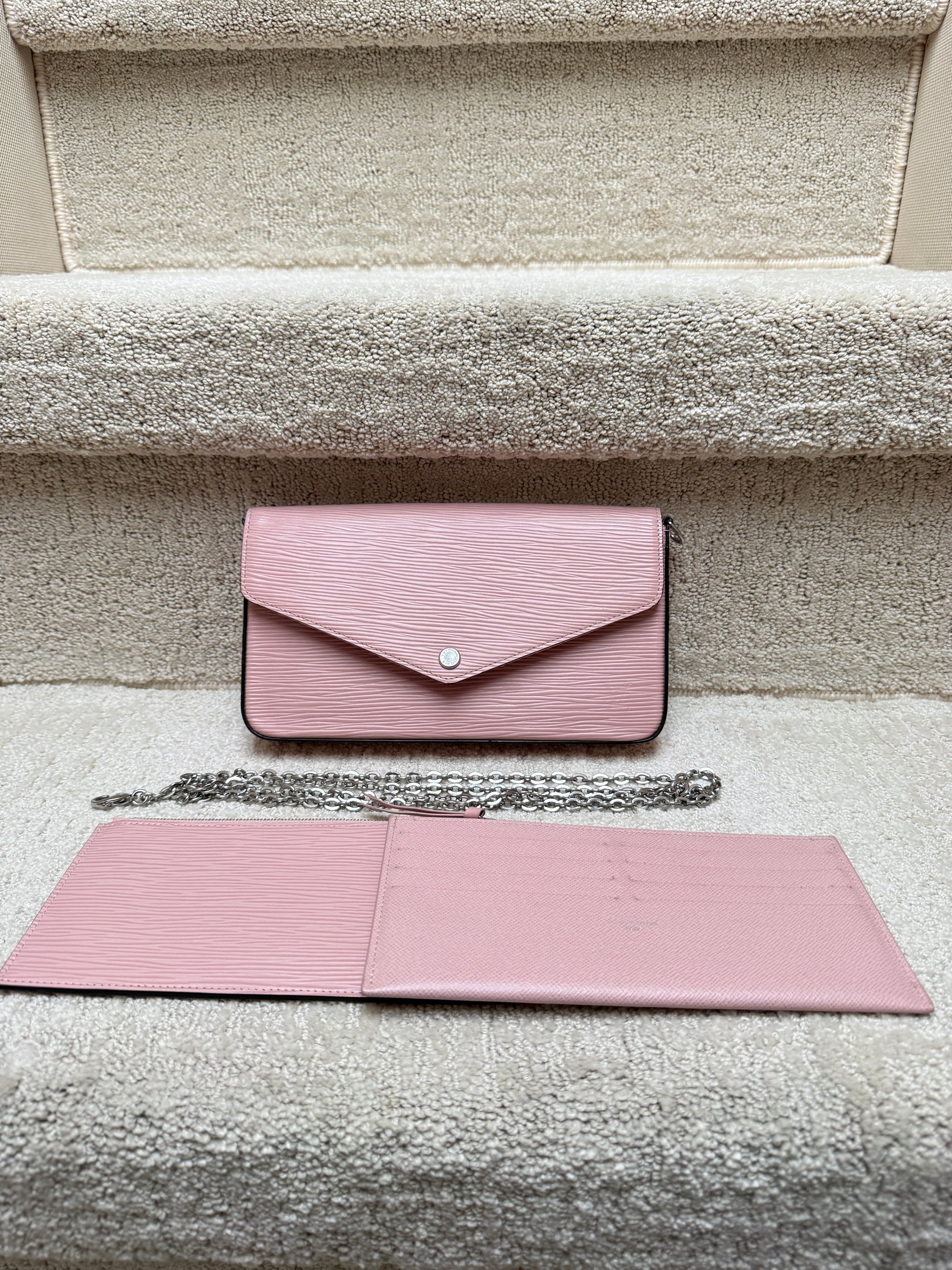 Louis Vuitton pochette felicie pink epi leather with a silver chain and 2 inserts
