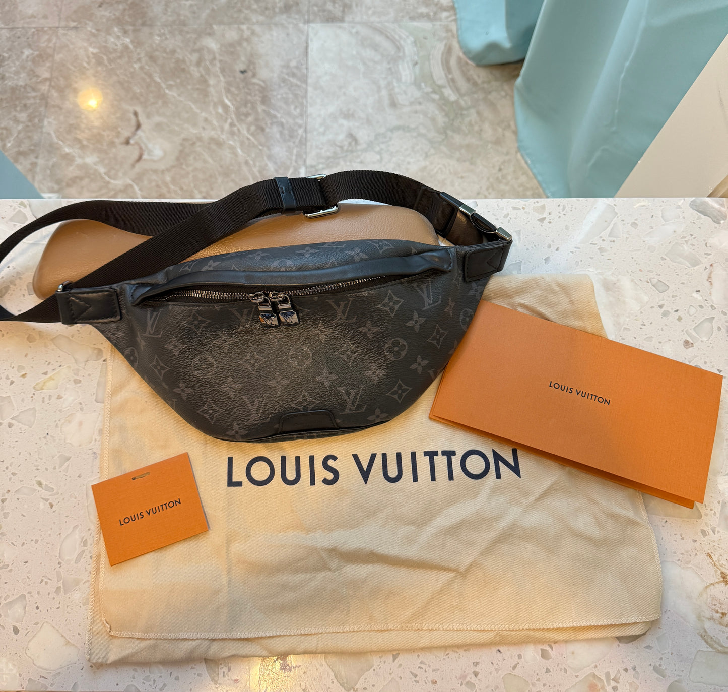 louis vuitton casual bumbag for man or woman used and for sale in like new condition.