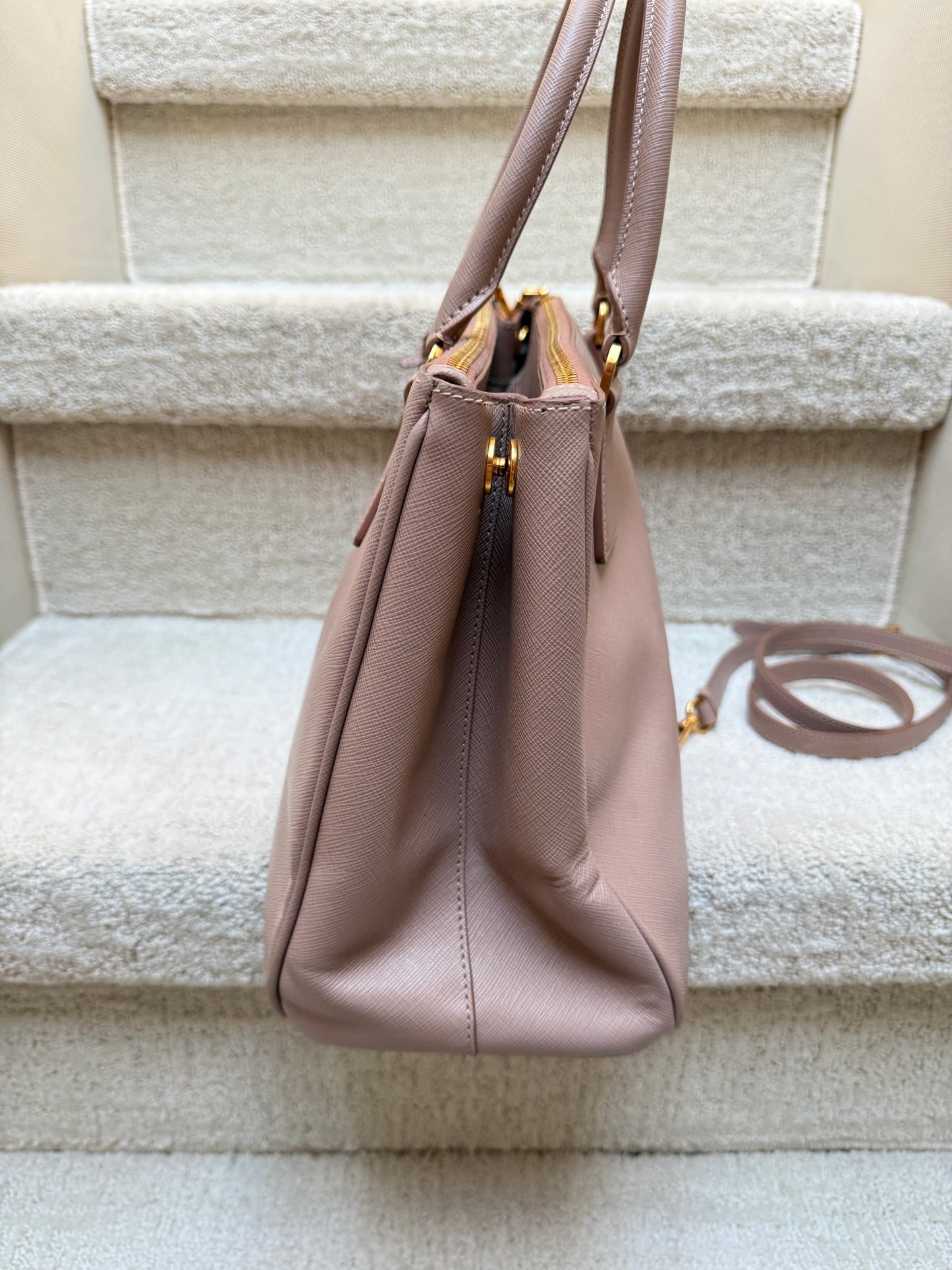 Prada Galleria Handbag in Saffiano Leather in Size Large Beige
