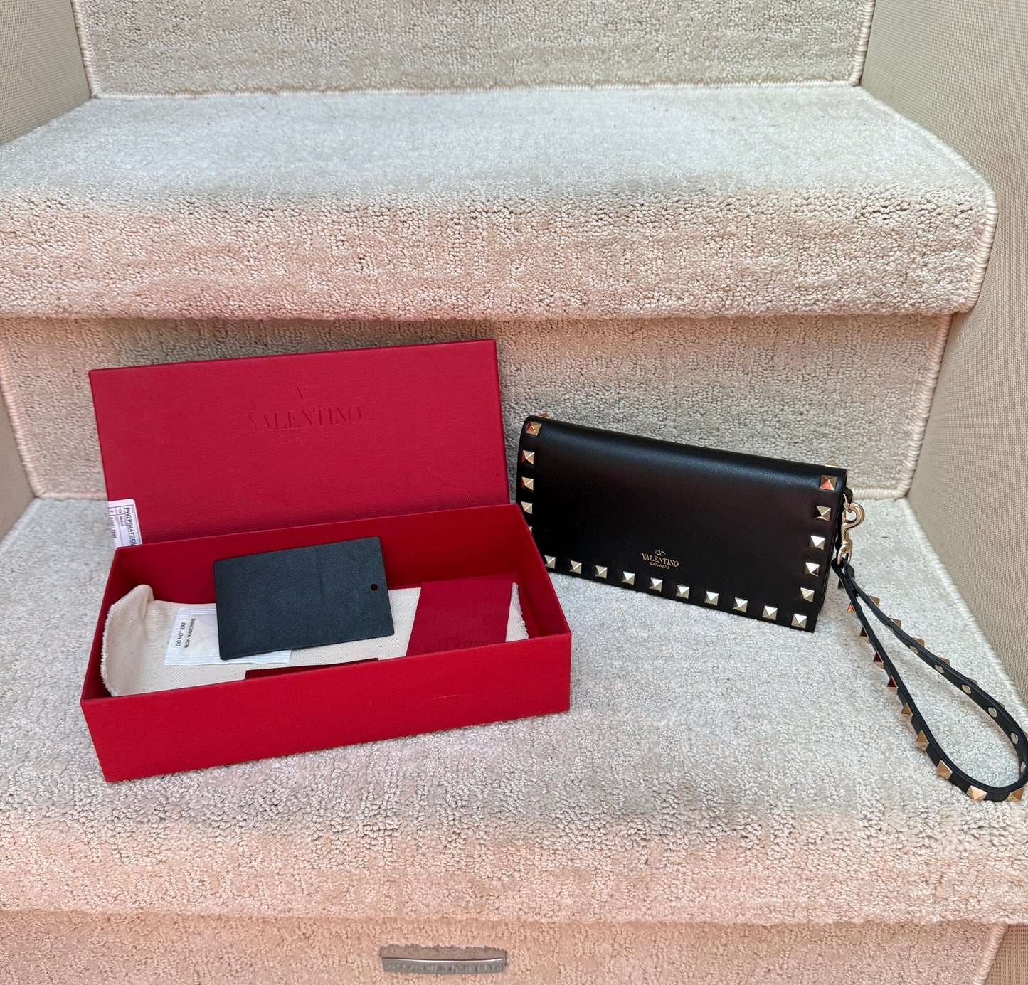 Valentine New Wallet with wrist strap in box