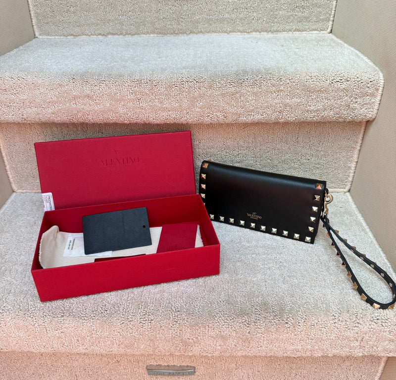 Valentine New Wallet with wrist strap in box